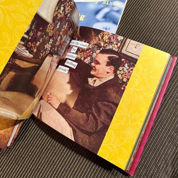 NWOT 2 Books + 1 Free - Picture 6 of 8